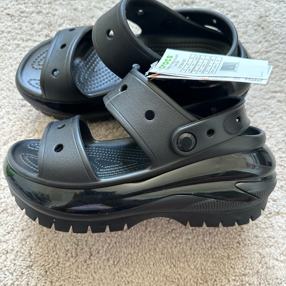 Crocs mega crush sandals
